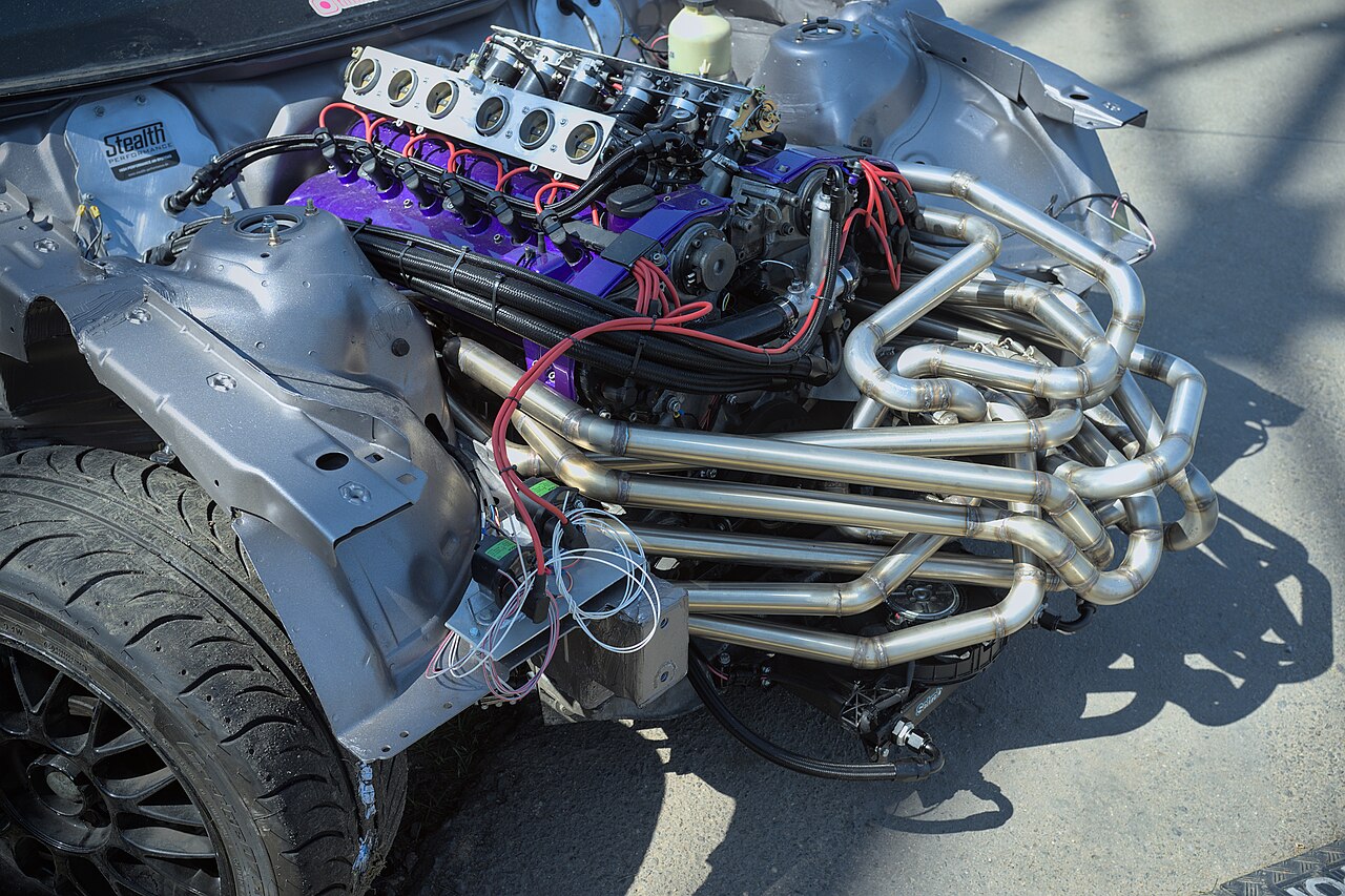 Exhaust manifold showing one runner per cylinder